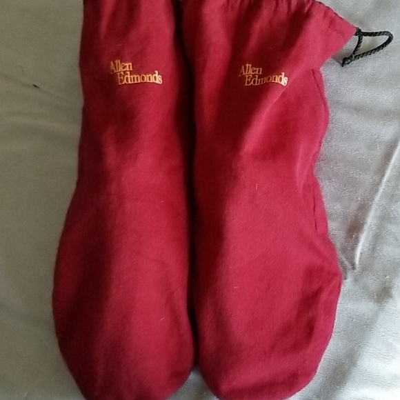 Shoes - Picture 4 of 4